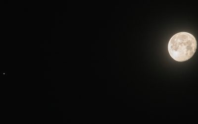 Don’t miss Jupiter shining close to the waning gibbous moon on Dec. 7