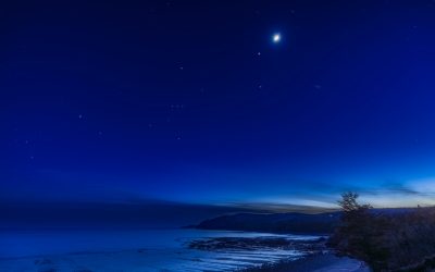 Jupiter and the moon take a sunset stroll tonight. Here’s how to see it