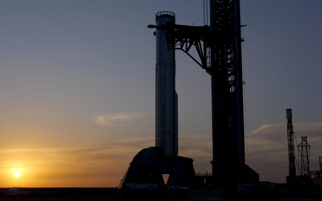 SpaceX fires up next-gen ‘V3’ Starship for 1st time ahead of April launch (photos)