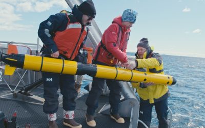 Human-machine teaming dives underwater