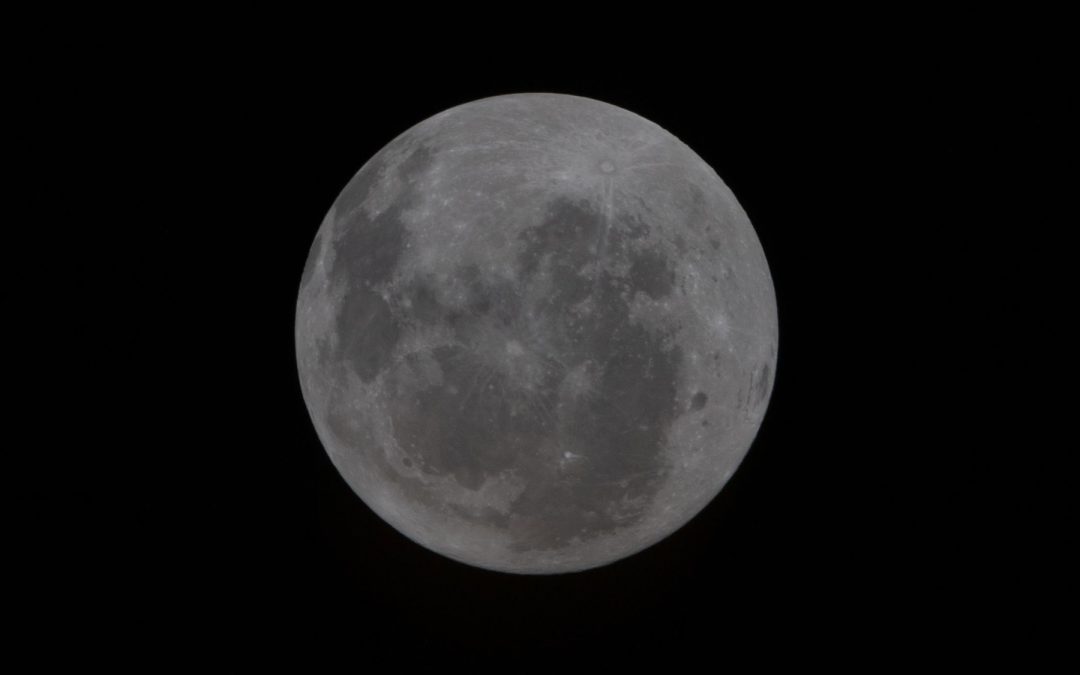 When the moon hits your eye from your Orion ship up high, that’s a ‘mare’